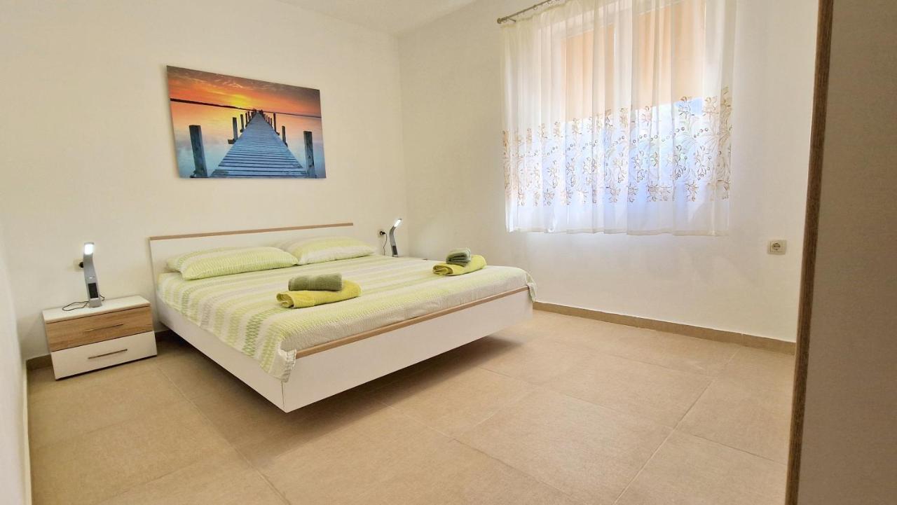 Apartment Katica Krk Town Exterior photo